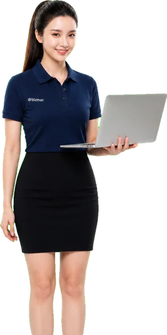 Nhân viên BizMaC cầm laptop giới thiệu gói WordPress Hosting